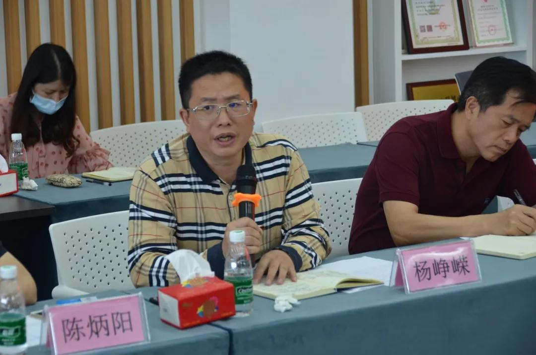 長沙市高新區(qū)黨群工作局副局長楊崢嶸對(duì)此次會(huì)議作出總結(jié)和指導(dǎo)