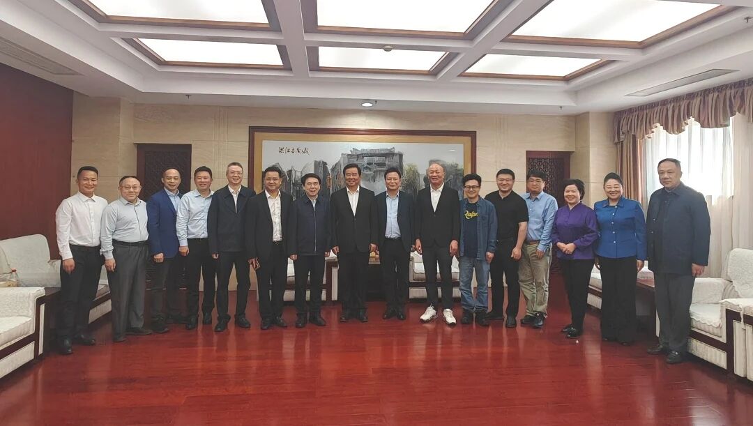 何報(bào)翔率民革中央調(diào)研組赴湖南調(diào)研，推動(dòng)民營(yíng)經(jīng)濟(jì)促進(jìn)法更好落地見(jiàn)效  我司董事長(zhǎng)劉黎明參會(huì)